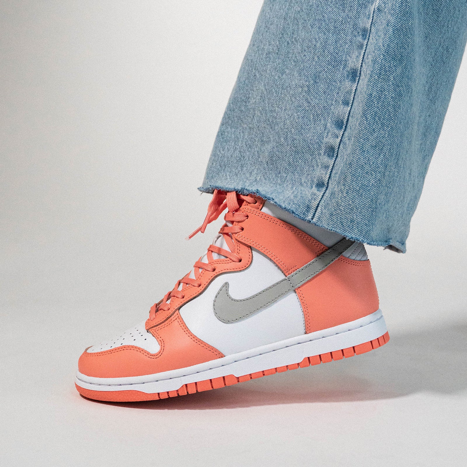nike dunk high crimson bliss